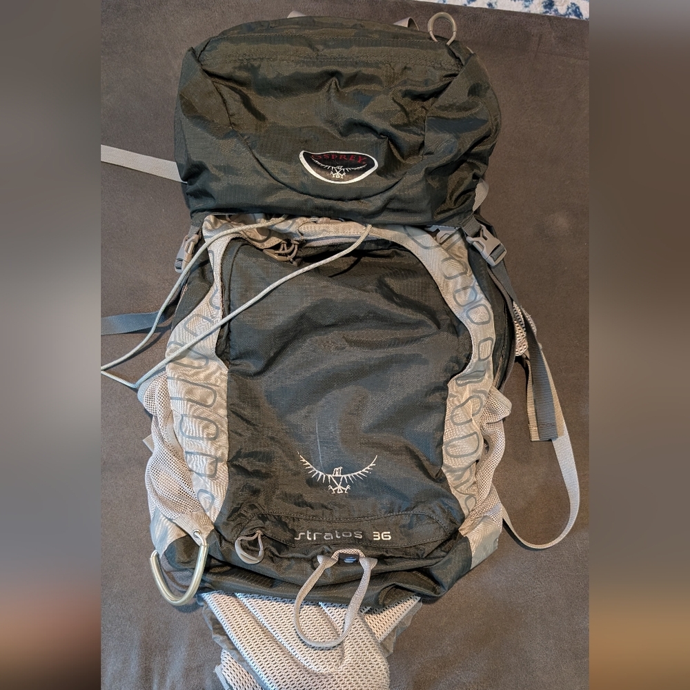 OSPREY Stratos 36 Men's Backpack - Black and Gray